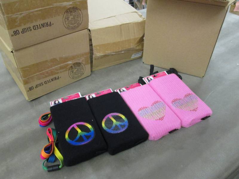 lot 68 image: 4 Boxes of 4 Carrying Pouches for D...