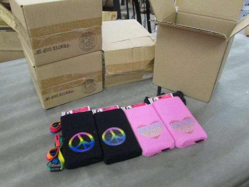 lot 71 image: 4 Boxes of 4 Carrying Pouches for D...