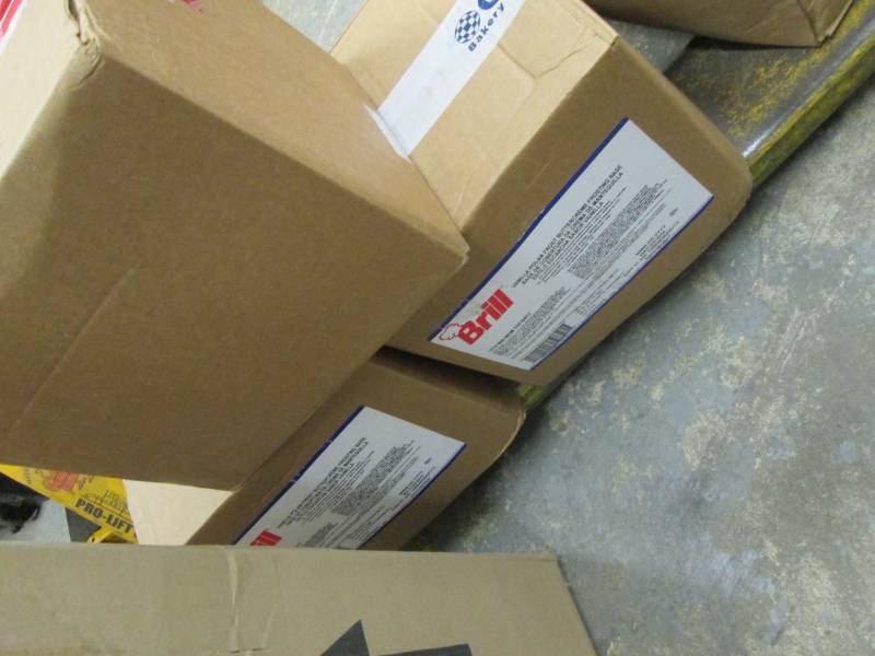 lot 98 image: 3 Cases Brill Vanilla Polar Frost B...