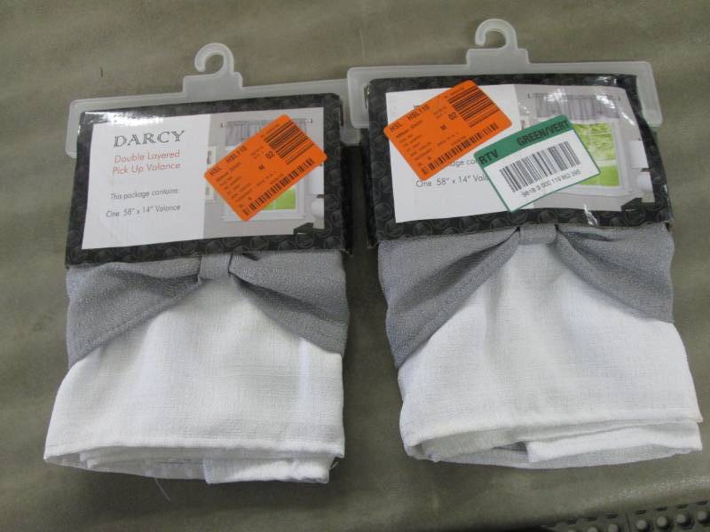 lot 206 image: Lot of 3 Achim Darcy 14 in. L Polye...