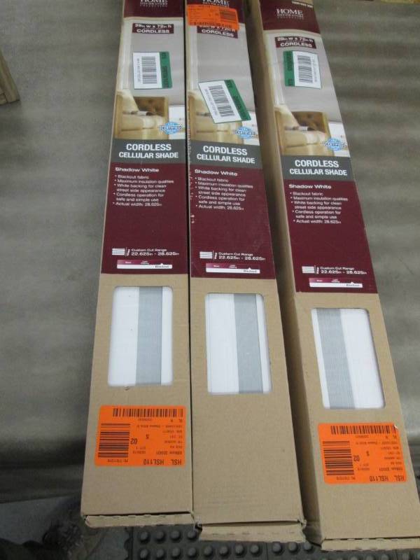 lot 212 image: Lot of 3 Home Decorators Collection...