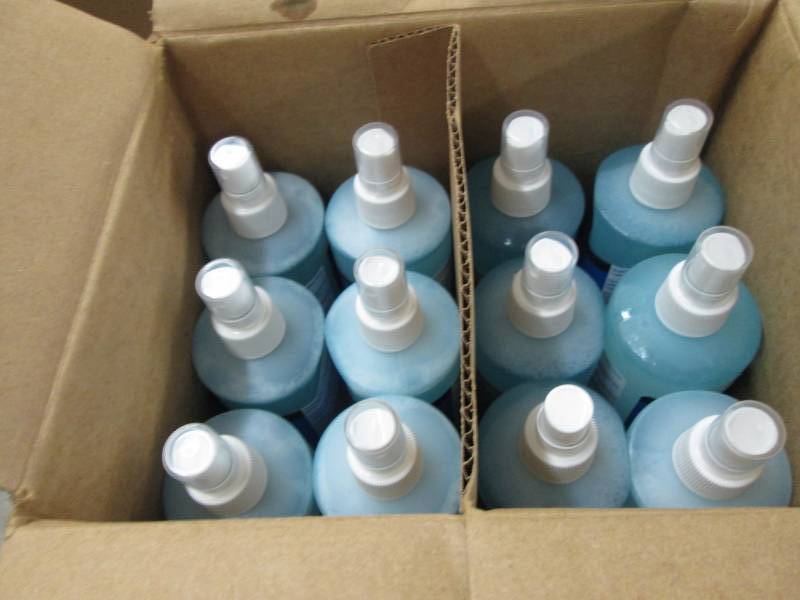 lot 267 image: Case of 12 Skilcraft Glass Cleaner ...