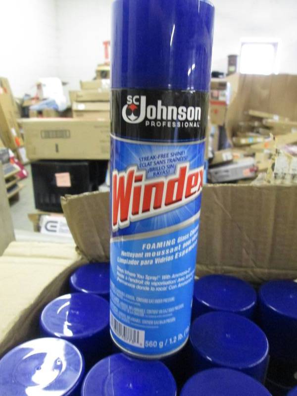 lot 275 image: Case of 12 Windex Foam Glass Cleane...