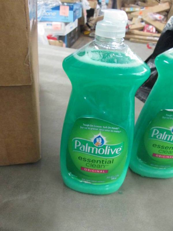 lot 286 image: Lot of 8 Palmolive Essential Clean ...