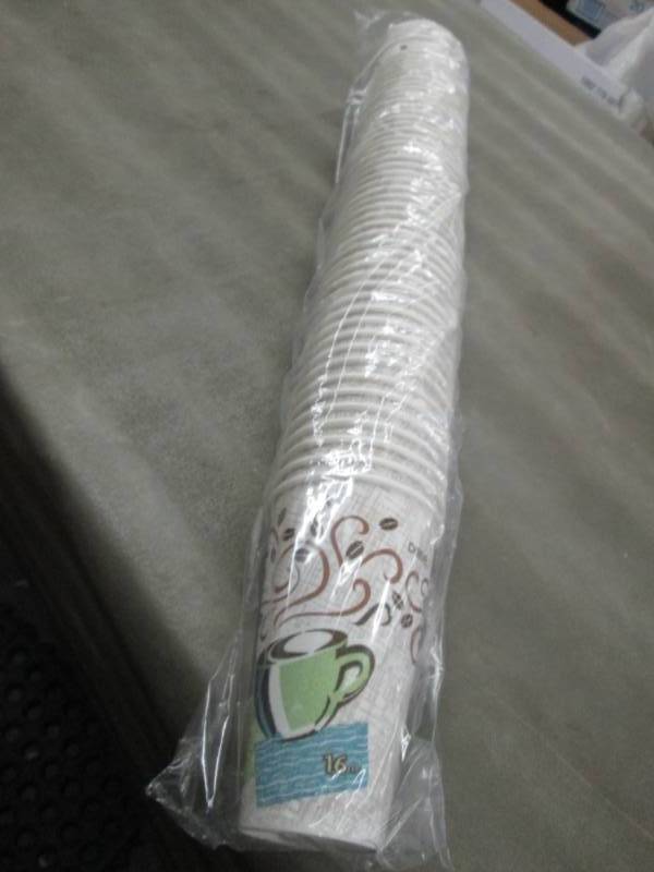 lot 296 image: Damaged Case Dixie 16 oz Insulated ...