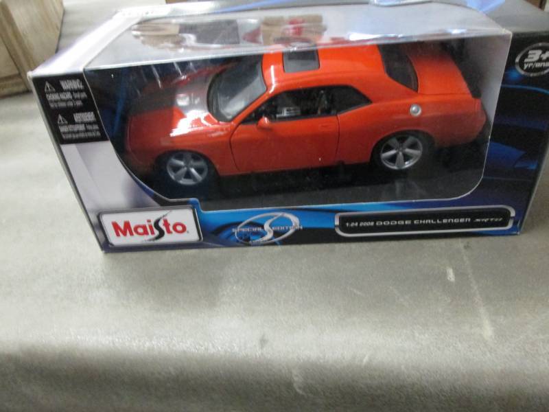 lot 301 image: 2008 Dodge Challenger Diecast Metal...