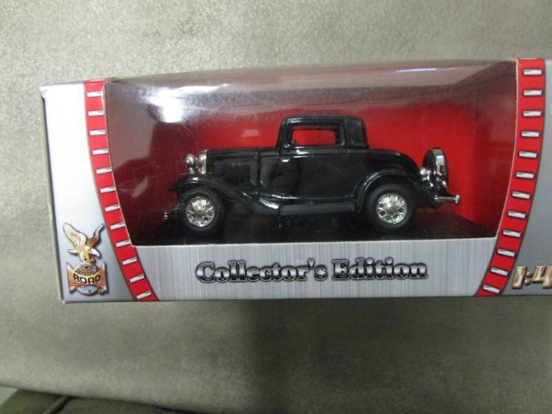 lot 303 image: Collectors Edition 1932 Black Ford...