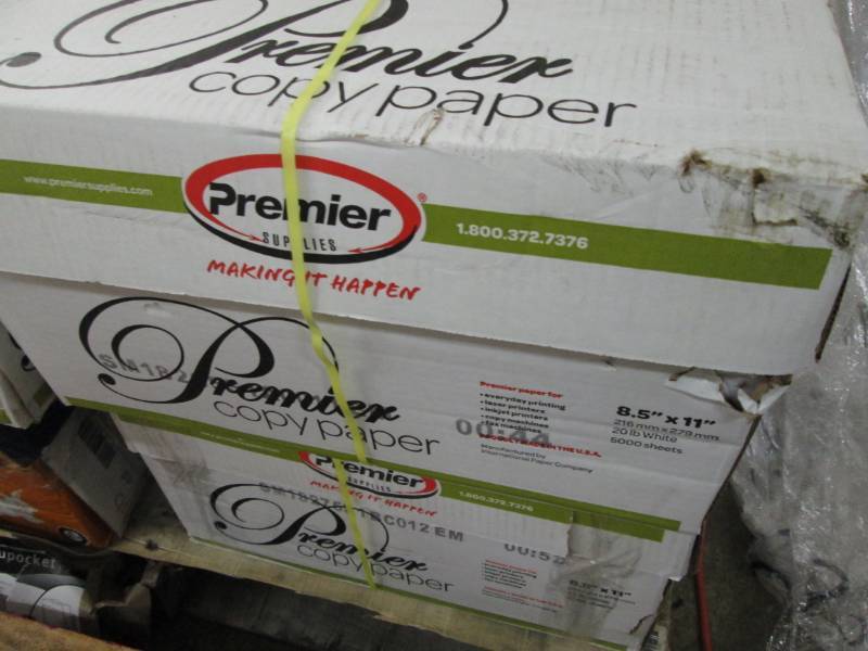lot 323 image: Case of Premier 20 lb 5000 sheets 8...
