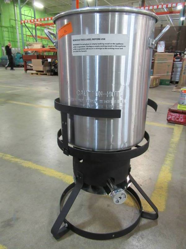 lot 33 image: Masterbuilt MPF 130B 30-Quart Propane Turkey Fryer, MB20020107 - MISSING THERMOMETER AND LIFTING HOOK