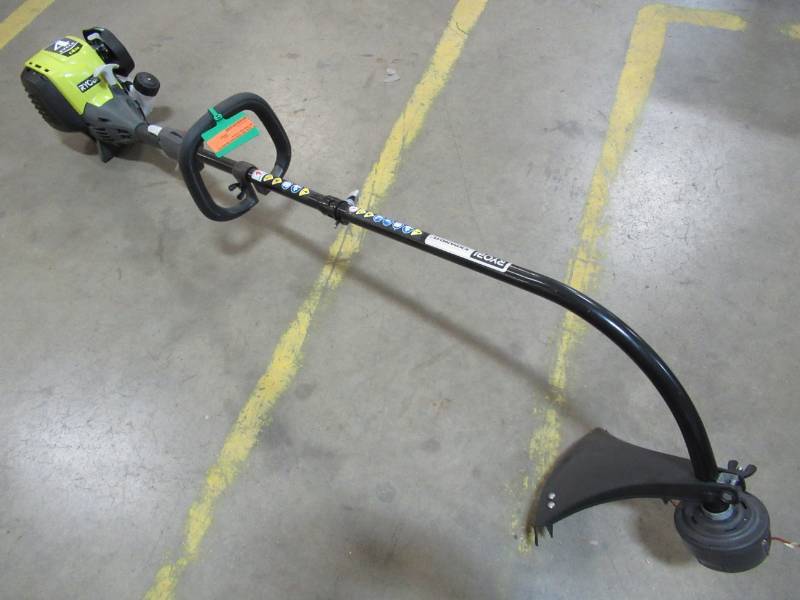 lot 125 image: Ryobi 4-Cycle 30cc Attachment Capable Curved Shaft Gas Trimmer, RY4CCS