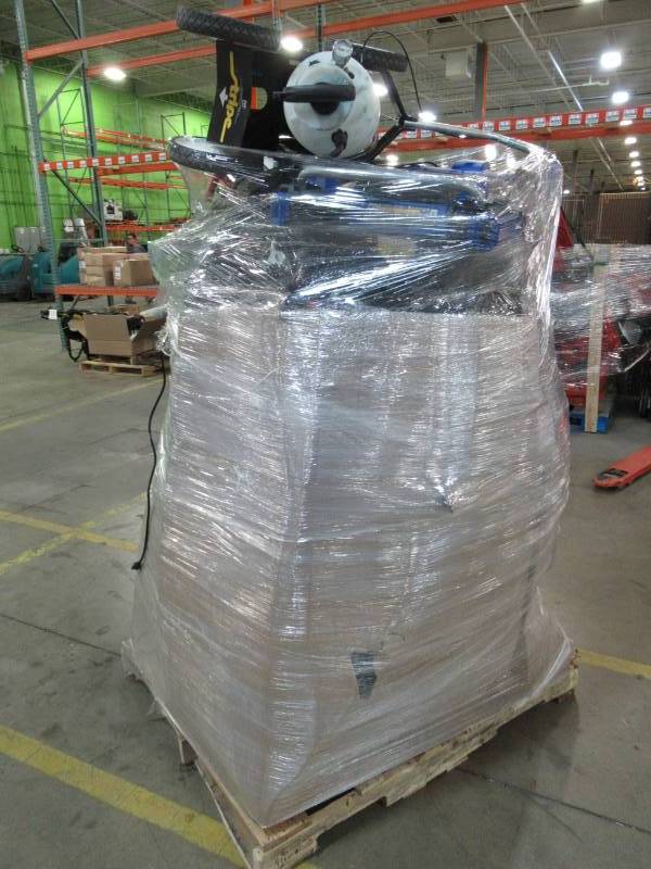 lot 136 image: WHOLESALE PALLET OF RETURNS - INDOOR AND OUTDOOR HAND AND POWERTOOLS