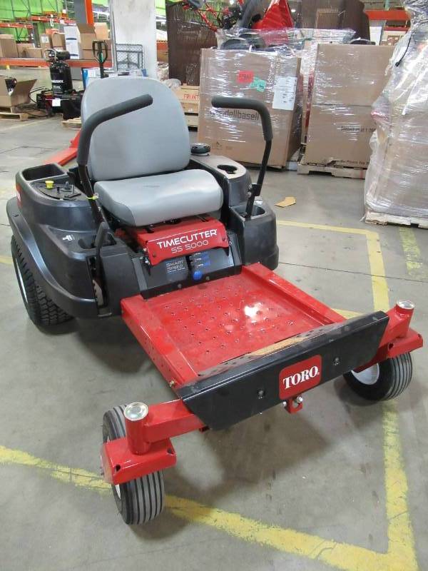 lot 142 image: TORO TimeCutter SS5000 50 in. 24.5 HP V-Twin Zero-Turn Riding Mower with Smart Speed - NEEDS REPAIR - MISSING DECK