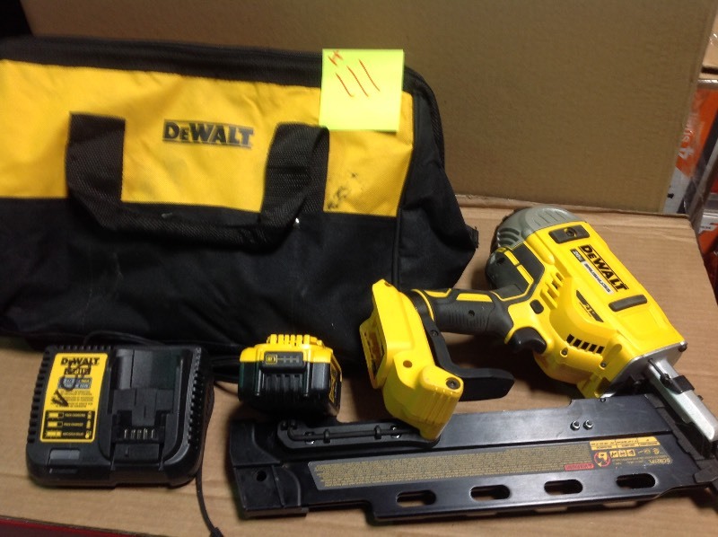 DEWALT 20-Volt MAX Lithium-Ion 21-Degree Cordless Framing Nailer in working conditions
