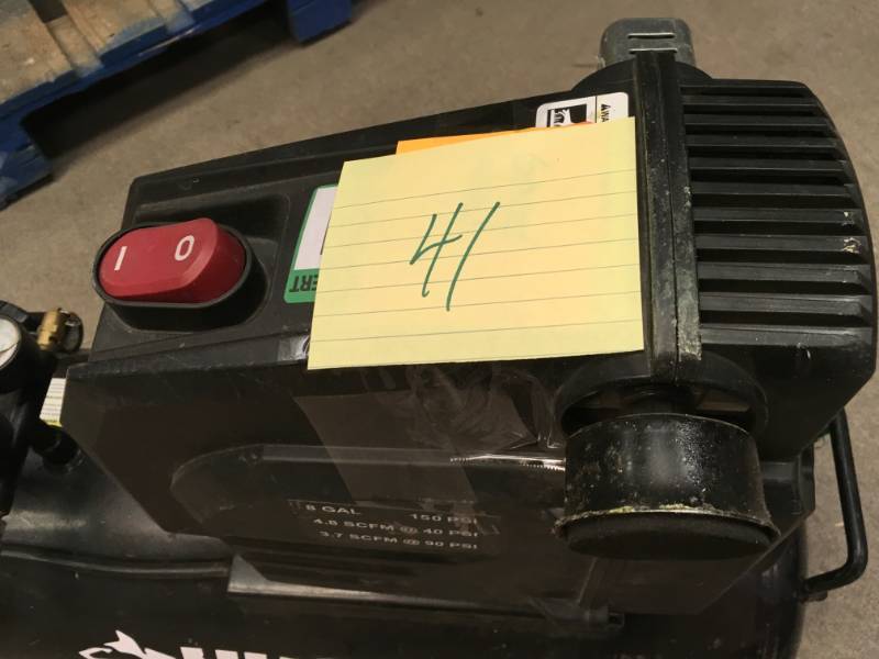 lot 41 image: Husky 8G 150 PSI Hotdog Air Compressor in very good condition