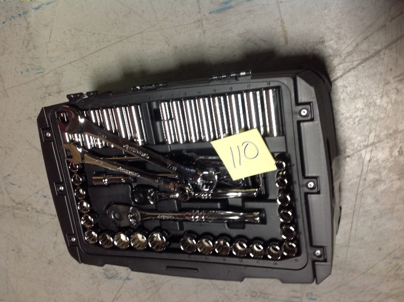 lot 110 image: Husky  Mechanics Tool Set  not used missing pcs broken lid