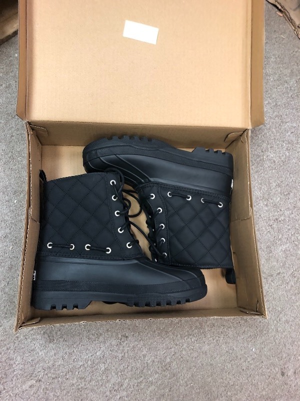 lot 117 image: Paul Sperry Womens Gosling Boots size # 8 not used