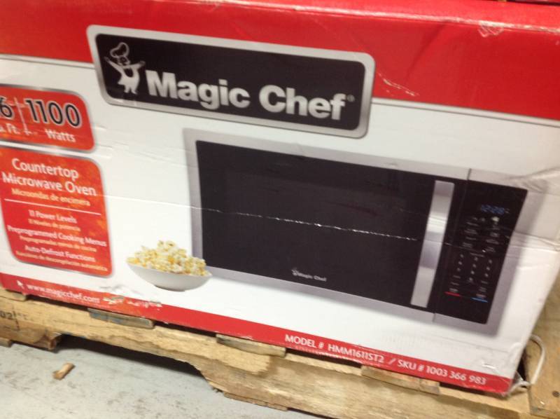 Magic Chef 1.6 cu. ft. Countertop Microwave in Stainless steel with Gray Cavity  Open box in like new condition