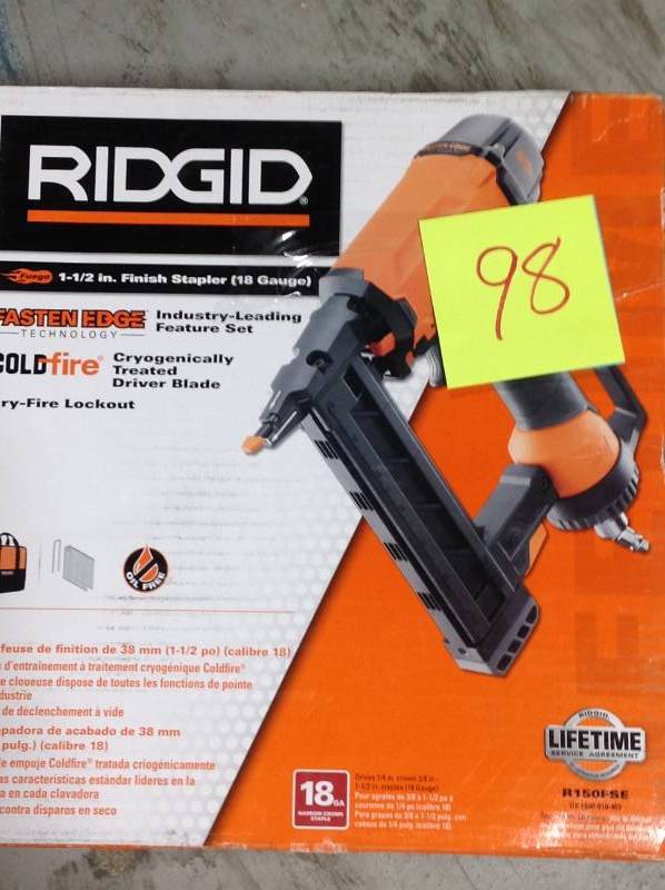 RIDGID Reconditioned 18-Gauge 1-12 in. Finish Stapler in like new condition