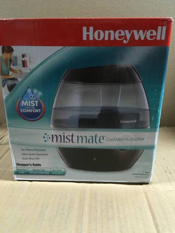 lot 32 image: Honeywell 0.5 Gal. MistMate Ultrasonic Cool Mist Humidifier open box in like new condition