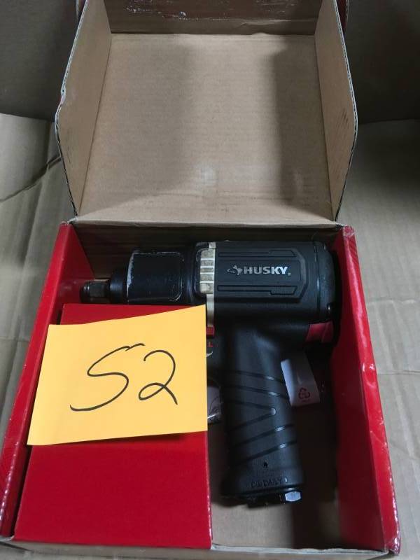 lot 52 image: Husky 800 ft.lbs. 12 in. High-Low Impact Wrench USED works