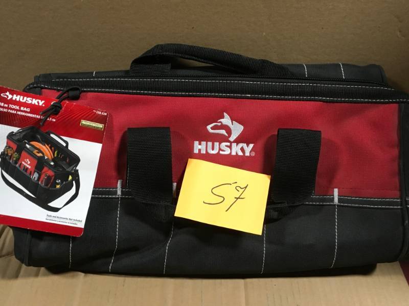 lot 57 image: Husky 18 in. Tool Bag not used