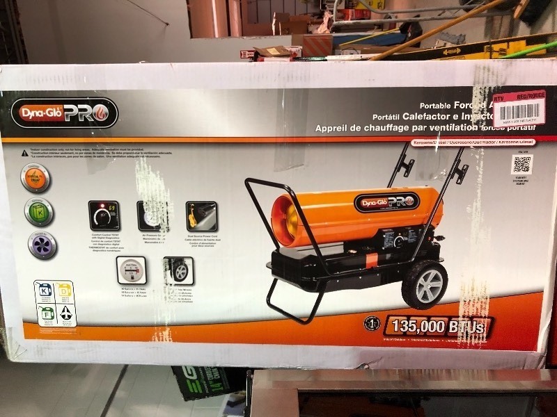 lot 113 image: Dyna-Glo Pro  135K BTU Forced-Air Kerosene Portable Heater in good conditions