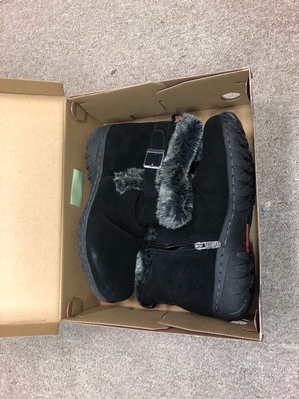 lot 119 image: Khombu Lindsay Womens All Weather Black or Brown Suede Leather Winter Boots size 7 new
