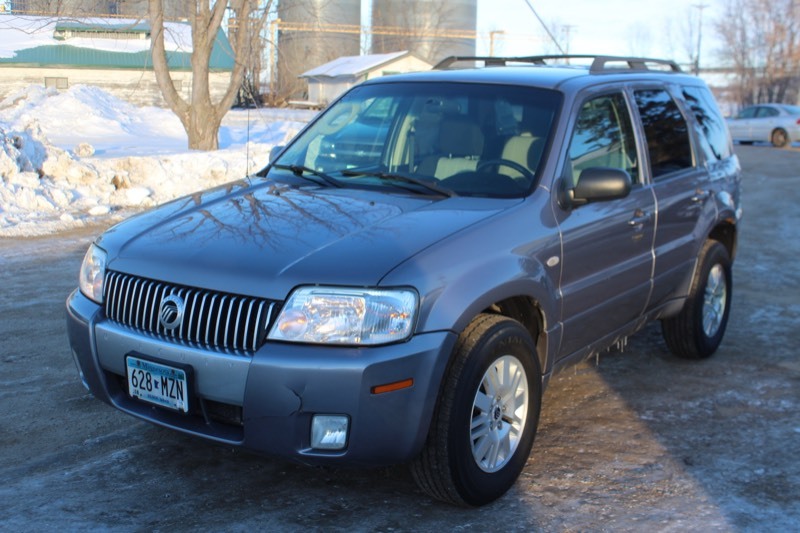 lot 3367 image: 2007 Mercury Mariner 4x4 - One Owner - 101,486 Miles -
