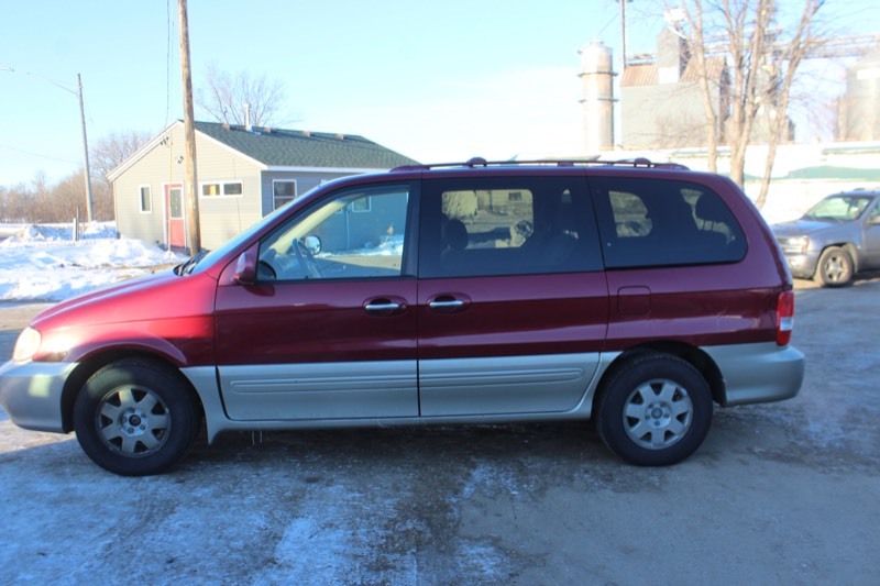 2003 kia minivan
