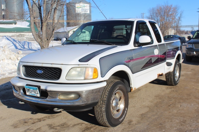 1997 Ford F150 XLT Flareside 4x4 - One Owner -