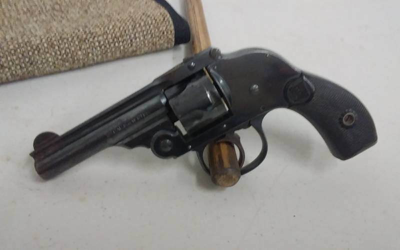 lot 7 image: Harrington-Richardson .32 Calibur Revolver