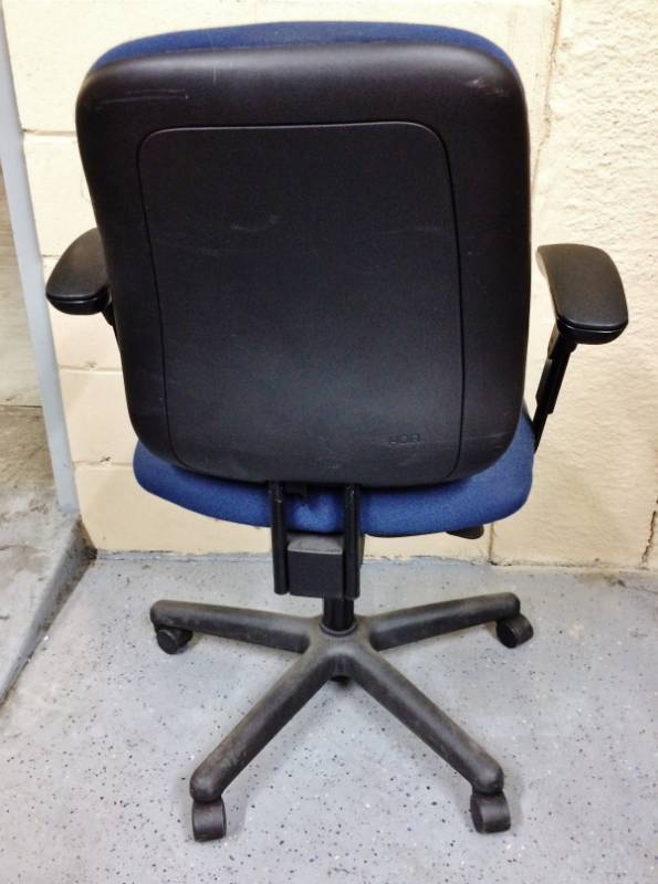 MSRP $600 HON QUALITY ERGONOMIC TASK CHAIR WITH ADJUSTABLE TILT BACK, HEIGHT ARMS &amp SEAT - GOOD CONDITION - NEEDS A LITTLE DUSTING - NO STAINS