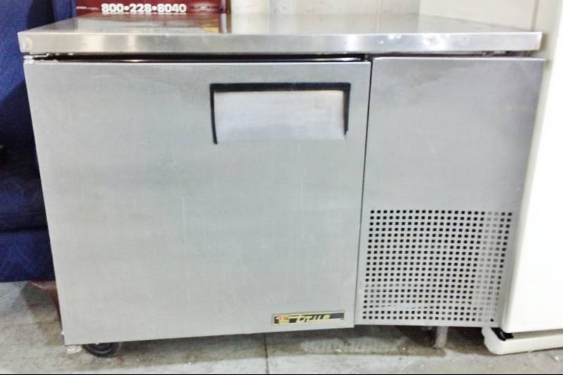 MSRP $2500 TRUE TUC-44 NSF RESTAURANT UNDERCOUNTER MOBILE REFRIGERATION REACH-IN COOLER - GREAT WORKING CONDITION