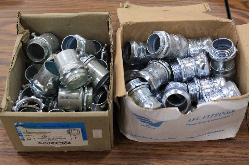 lot 10 image: 1 Steel Box Connectors & Compression Connectors  38 Qty