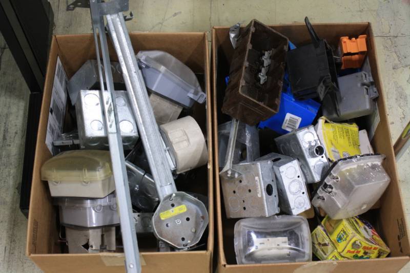 lot 24 image: Lot of Electrical Boxes