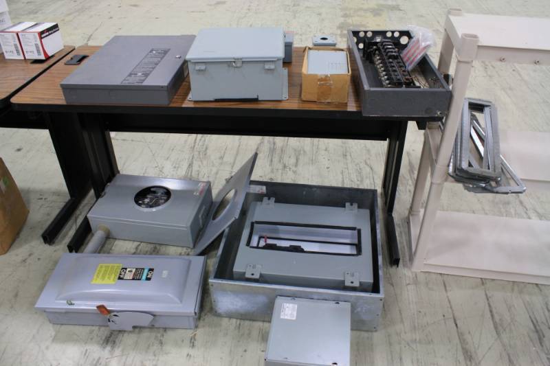lot 30 image: Large Lot of Junction & Pull Boxes 12 Qty