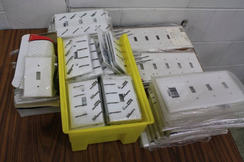 lot 35 image: White Wall Plates Toggles 1 to 6 Gang  123 total pcs
