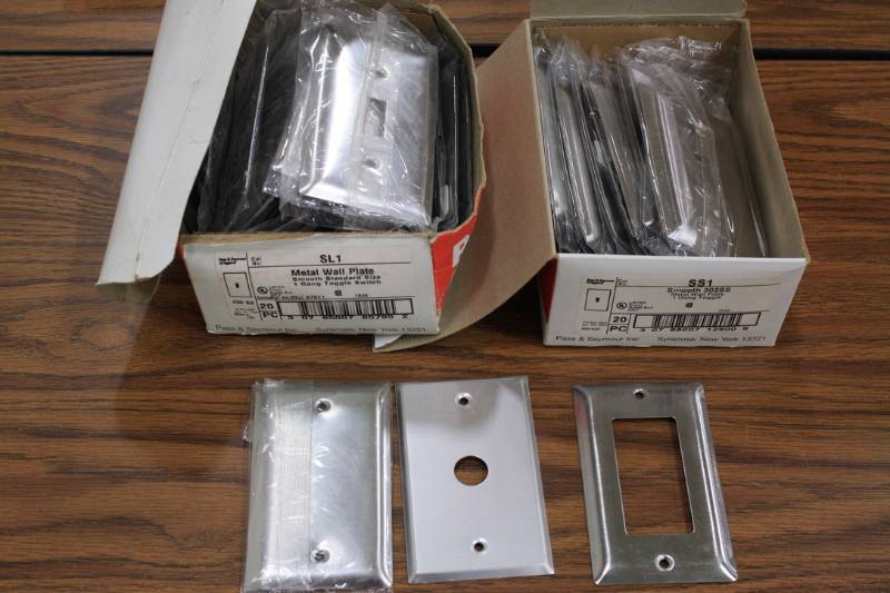 lot 41 image: Metal Wall Plates 40 total pcs