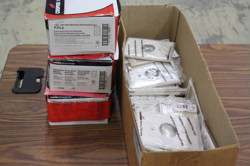 lot 48 image: Light Almond 100 qty 1 Gang 1520A Single or 15A Locking Receptacle NEW