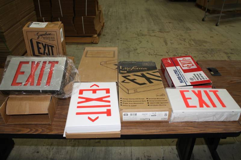 lot 62 image: Exit Signs  New 5 Qty