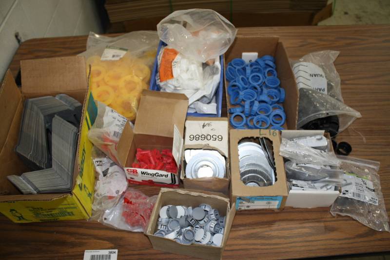 lot 81 image: Lot of Misc. Electrical Clamps, Bushing Etc.