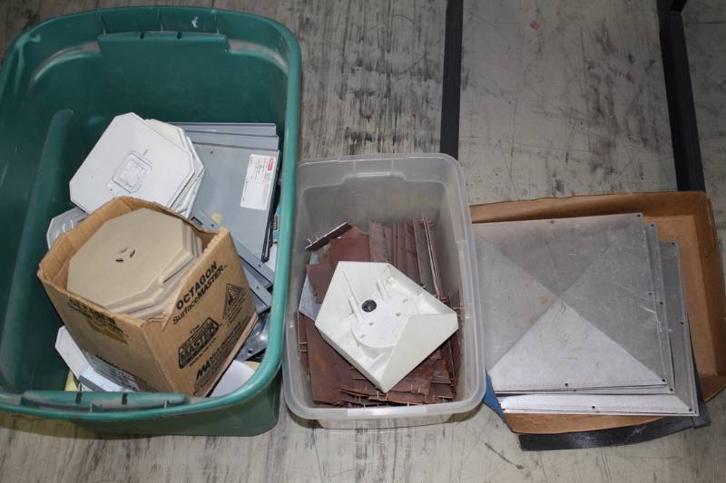 lot 88 image: Large Lot Assorted Mounting Plates