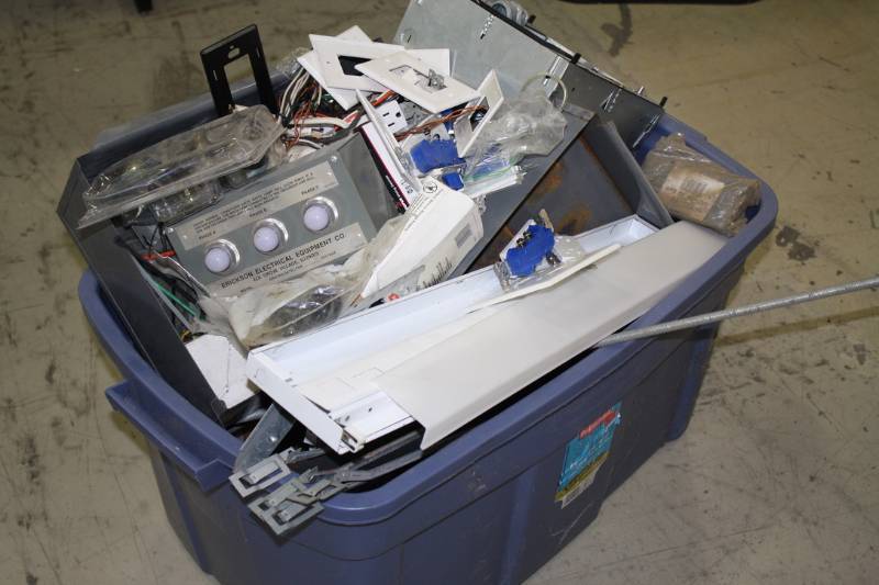 lot 95 image: Lot #95 Large Tote of Random Assorted Electrical Items
