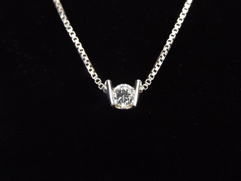 Heavy .925 Sterling Silver Faceted Crystal Pendant Box Link Necklace