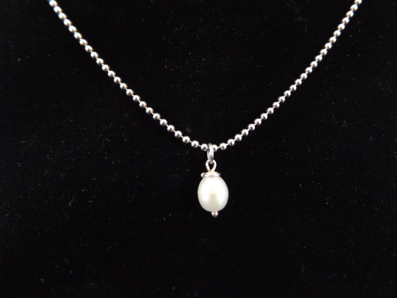.925 Sterling Silver Fresh Water Pearl Pendant Necklace