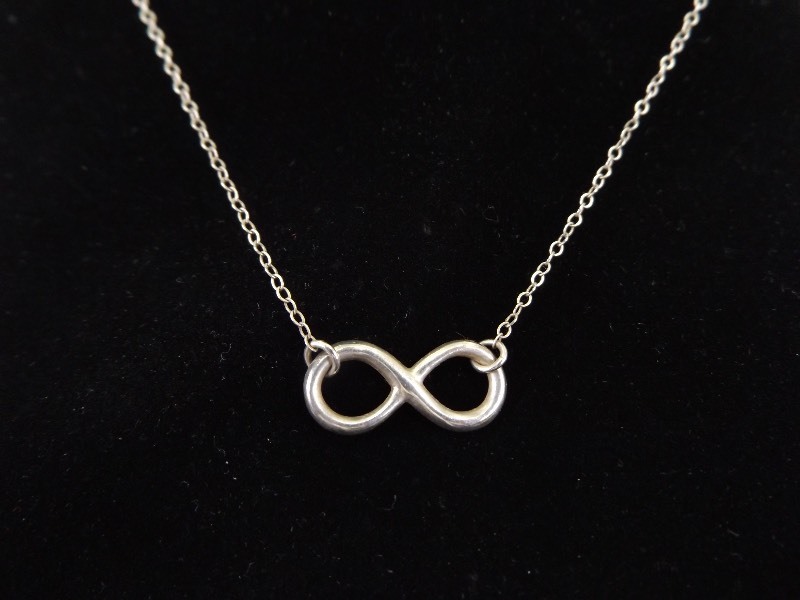 .925 Sterling Silver Infinity Necklace&nbsp