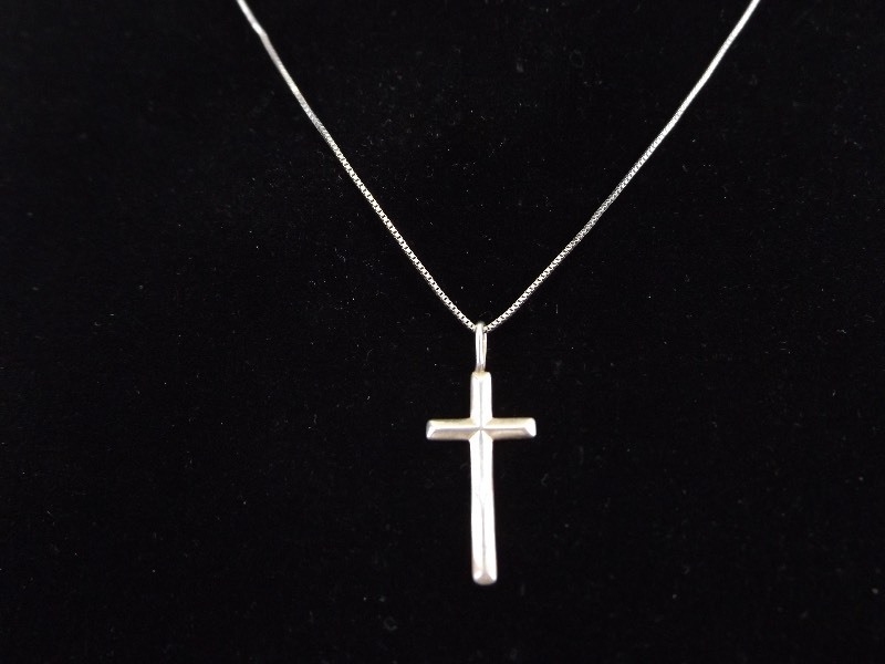 .925 Sterling Silver Cross Pendant Box Link Necklace&nbsp