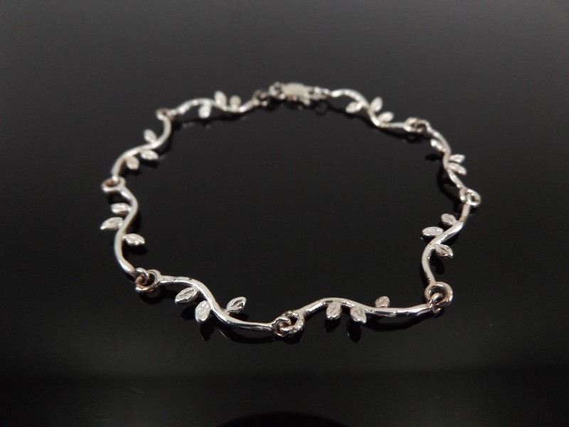 .925 Sterling Silver Leaf Pedal Bracelet