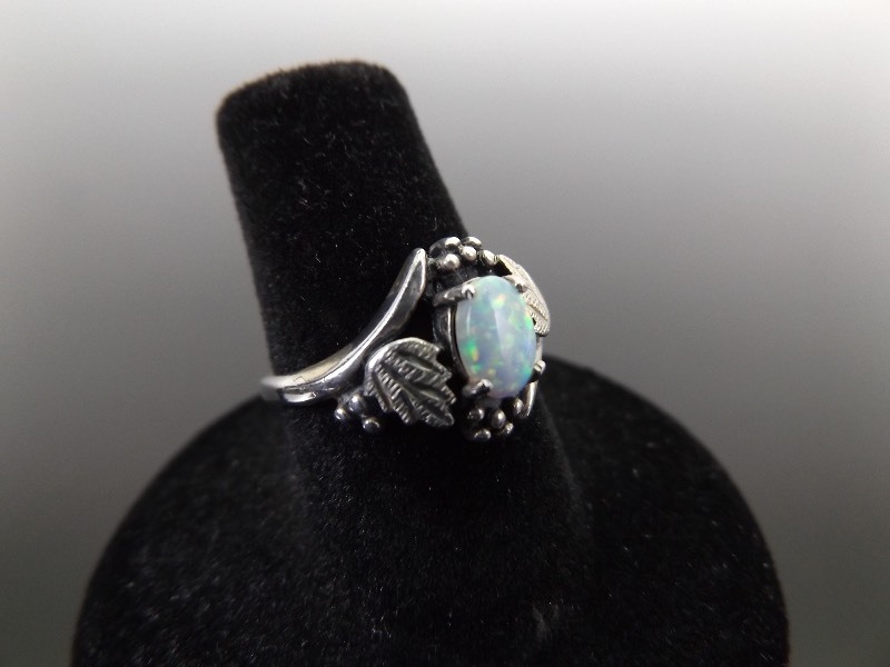 .925 Sterling Silver Opal Cabochon Leaf Ring Size 6.5