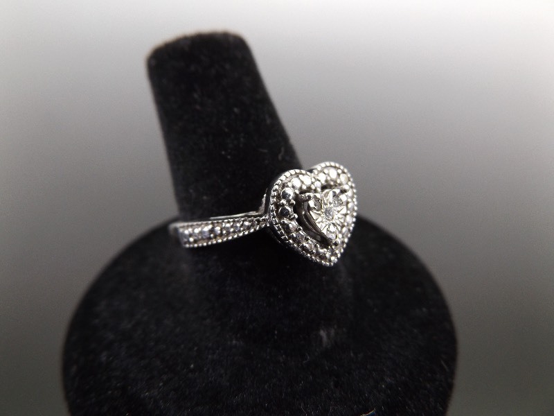 .925 Sterling Silver Diamond Accented Heart Ring Size 7